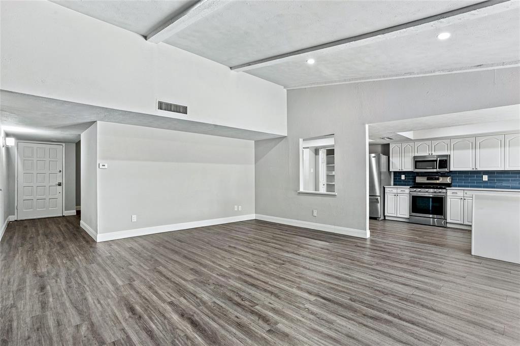 6203 Rainier Road Plano, TX 75023 - Photo 12 of 35 Family Room