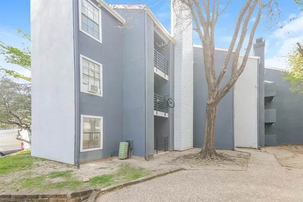 $1,199 | 9920 Forest Lane, Unit 119, Dallas, TX 75243