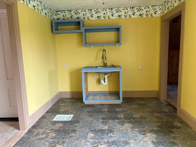 $129,000 | 360 Cushing Road, Warren, ME 04864