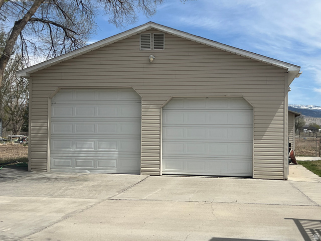 170 North 400th West Centerfield, UT 84622 - Photo 6 of 36 OVERSIZED GARAGE WITH ATTACHED WORKSHOP!!!