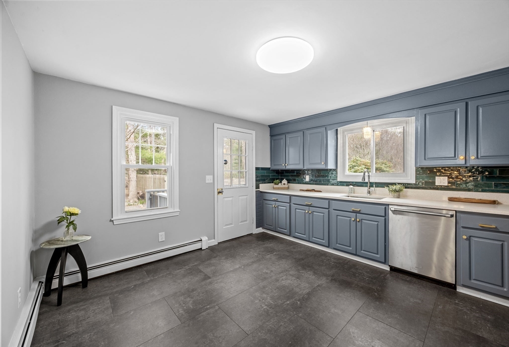 128 Quaker Meeting House Road Sandwich, MA 02537 - Photo 6 of 42