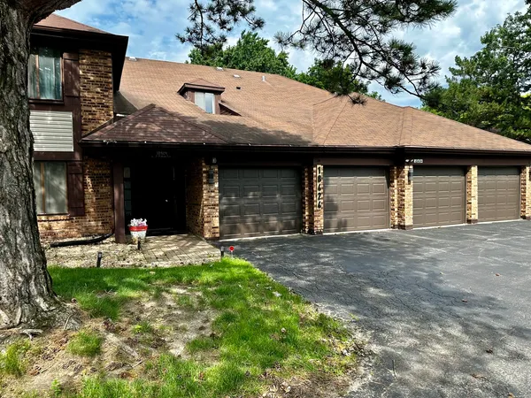$169,999 | 18424 Kedzie Avenue, Unit 2A, Homewood, IL 60430