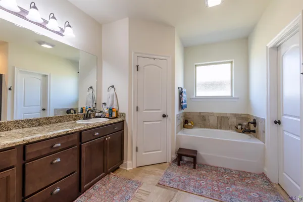 $1,950 | 247 Highland Oaks Avenue, Gray, LA 70359