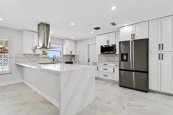 $7,500 | 4010 Northeast 22nd Avenue, Unit 4010, Lighthouse Point, FL 33064