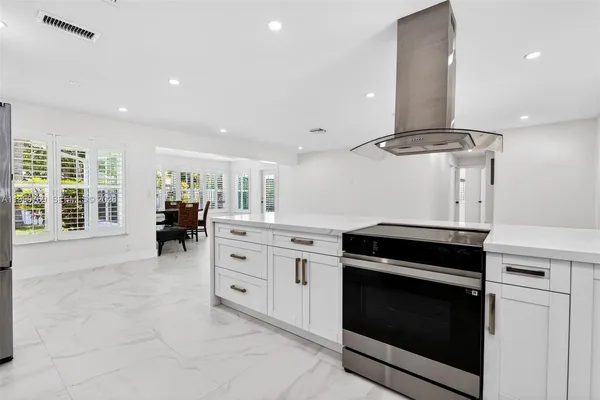 $7,500 | 4010 Northeast 22nd Avenue, Unit 4010, Lighthouse Point, FL 33064