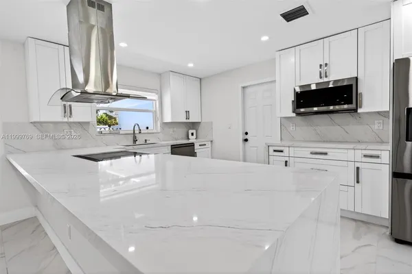 $7,500 | 4010 Northeast 22nd Avenue, Unit 4010, Lighthouse Point, FL 33064