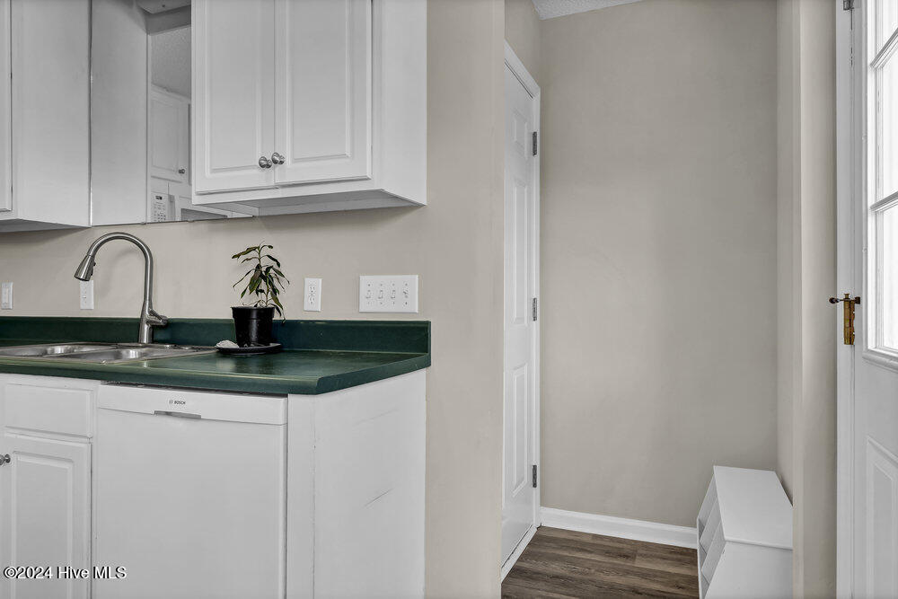 202 Olde Well Loop Road Wilmington, NC 28411 - Photo 16 of 45 Kitchen