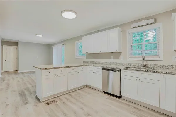 $1,995 | 5106 Martindale Lane, Stone Mountain, GA 30088