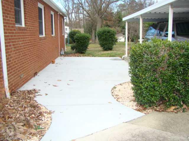 803 Cliff Road Asheboro, NC 27203 - Photo 15 of 16 Patio/Deck.
