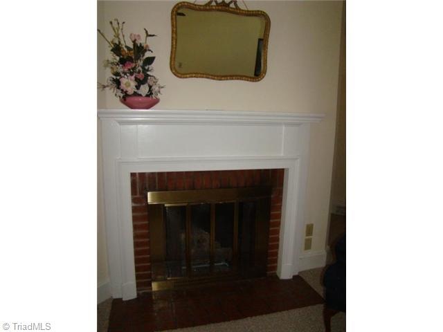 803 Cliff Road Asheboro, NC 27203 - Photo 3 of 16 Living Room. Gas Log Fireplace