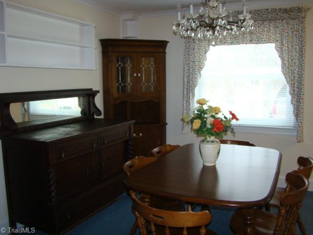 803 Cliff Road Asheboro, NC 27203 - Photo 9 of 16 Dining Room.