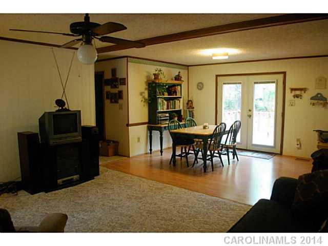 8444 Starnes Randall Road Charlotte, NC 28215 - Photo 8 of 13 Gallery Image 8