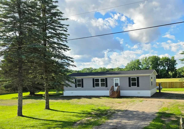 $205,000 | 4390 West Seaman Road, Alma, MI 48801