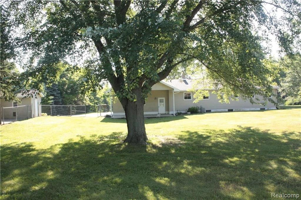 8293 North State Road Otisville, MI 48463 - Photo 13 of 30