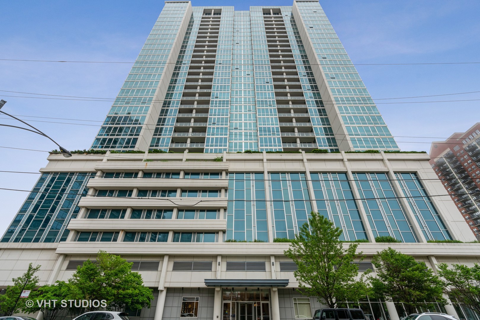 1629 South Prairie Avenue, Unit 1111 Chicago, IL 60616 - Photo 1 of 13 front view of a building