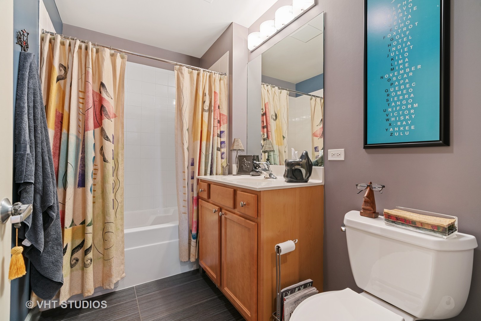 1629 South Prairie Avenue, Unit 1111 Chicago, IL 60616 - Photo 13 of 13 a bathroom with a toilet a sink and a mirror