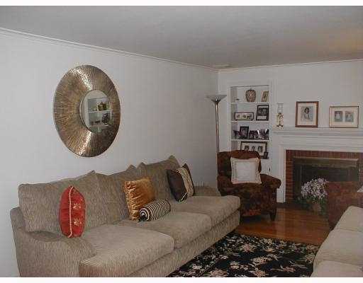 203 Lansdowne Road Warwick, RI 02888 - Photo 3 of 10 Living Room.