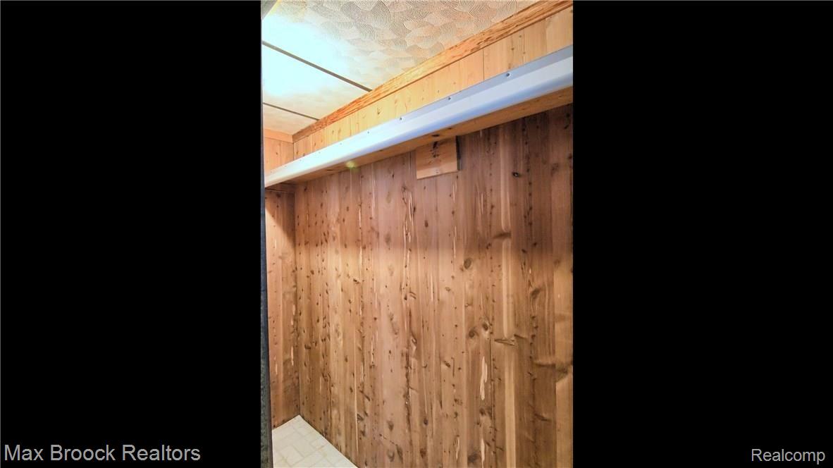 638 Overbrook Road Bloomfield Hills, MI 48302 - Photo 35 of 41 Finished_Lower_Level_Cedar_Closet.jpg