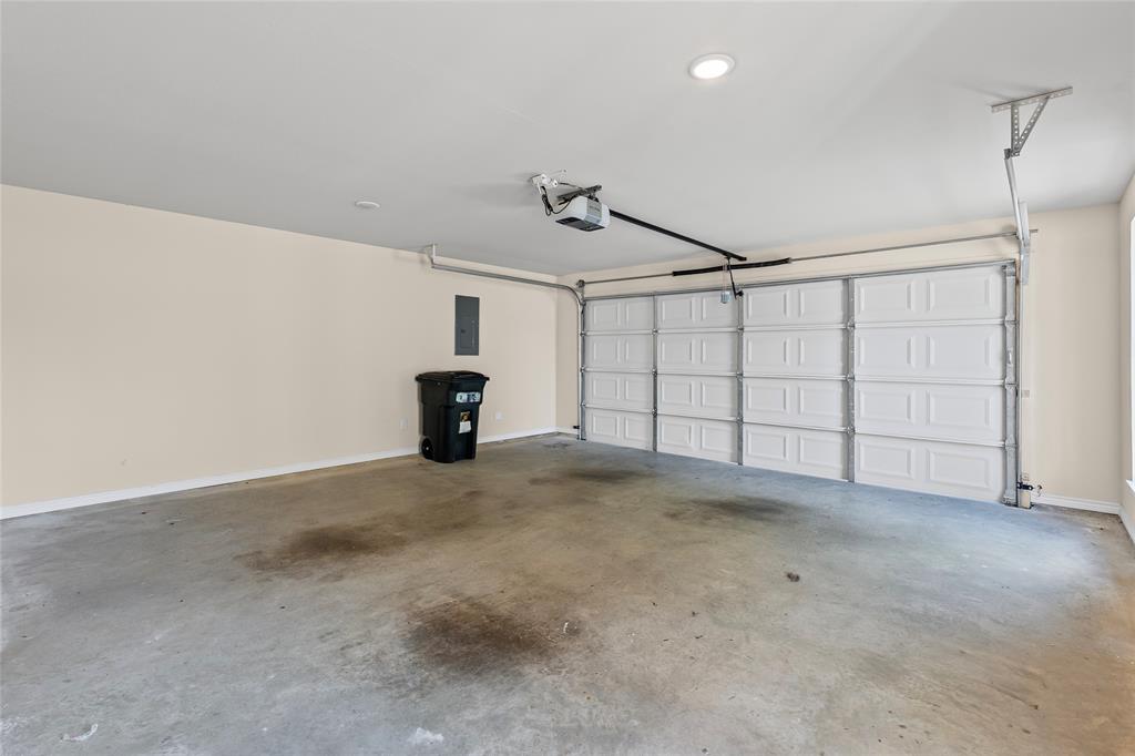 2910 Monroe Street Commerce, TX 75428 - Photo 27 of 34 a view of a garage