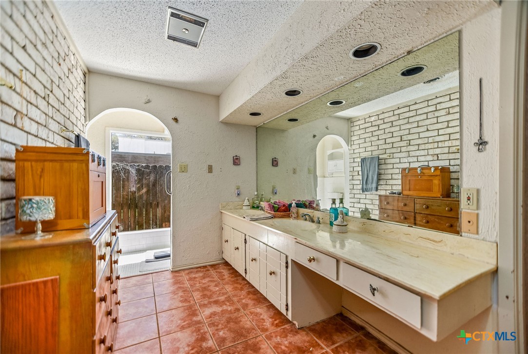 1640 South Virginia Street Port Lavaca, TX 77979 - Photo 38 of 43