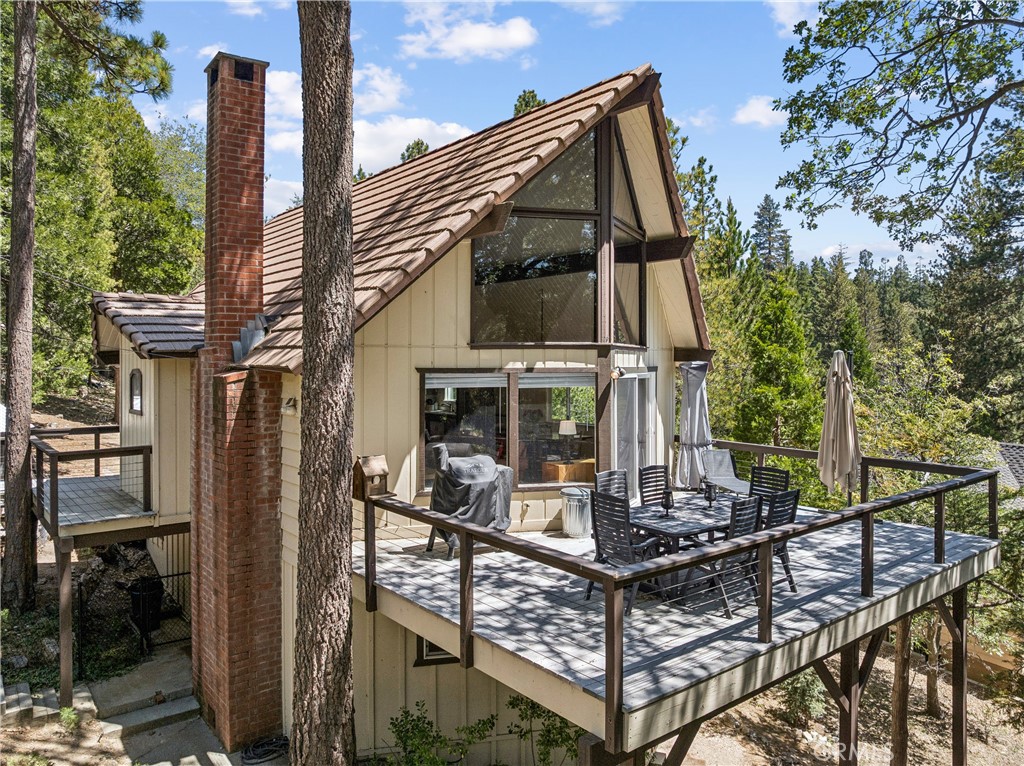 686 Grass Valley Road Lake Arrowhead, CA 92352 - Photo 2 of 55