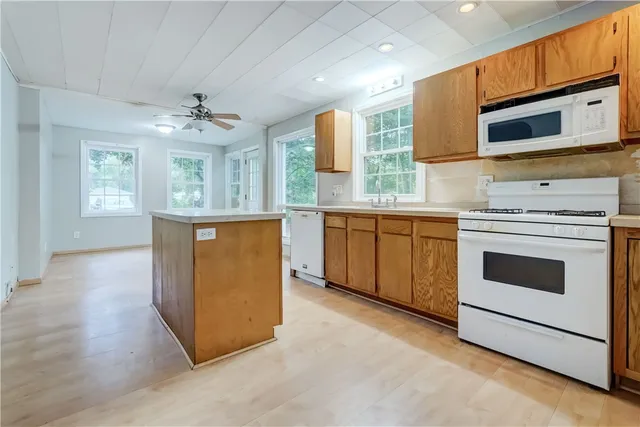 $1,600 | 4539 Dewey Avenue, Greece, NY 14612