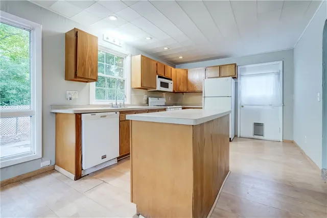 $1,600 | 4539 Dewey Avenue, Greece, NY 14612