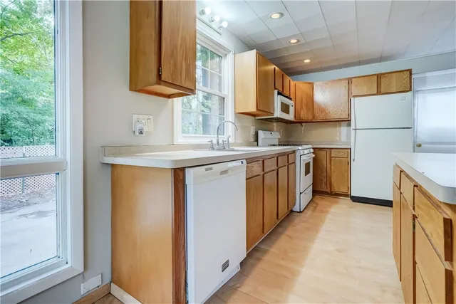 $1,600 | 4539 Dewey Avenue, Greece, NY 14612