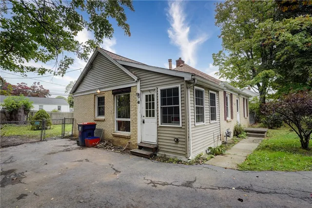 $1,600 | 4539 Dewey Avenue, Greece, NY 14612