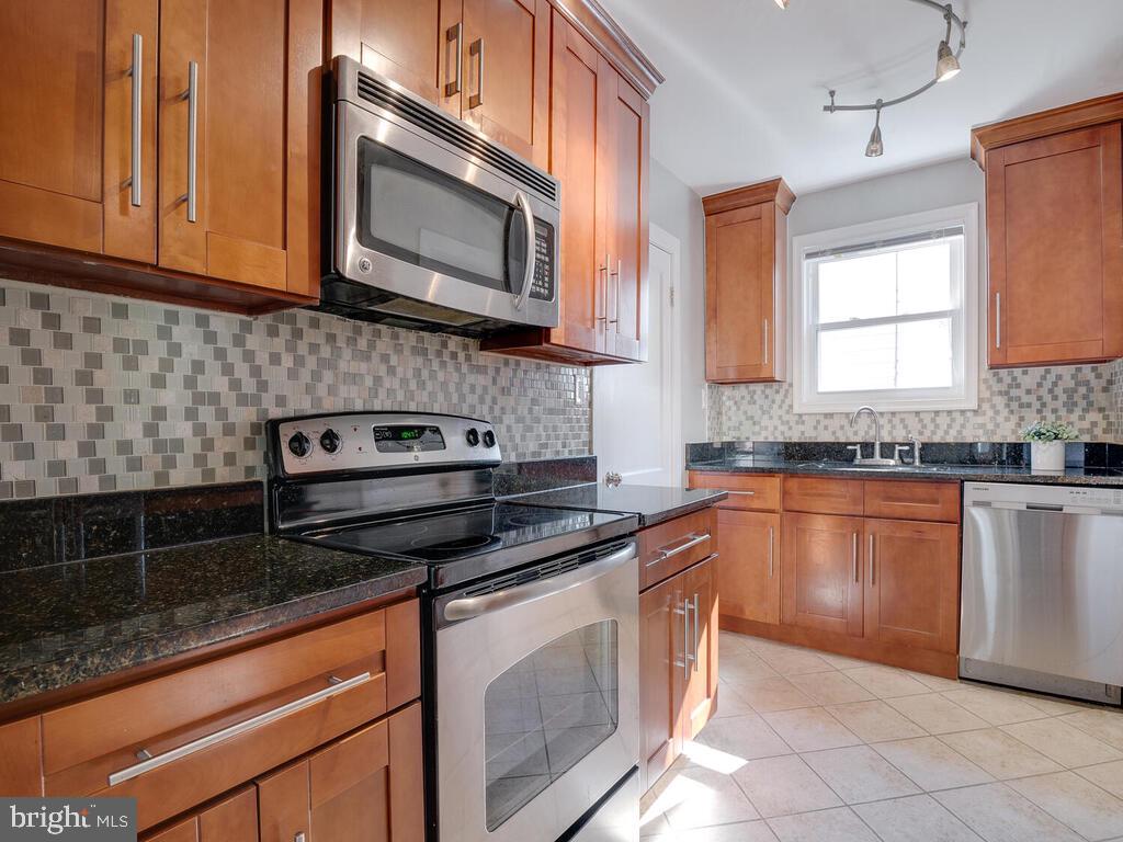 6108 Montrose Road Cheverly, MD 20785 - Photo 16 of 34 Gallery Image 16