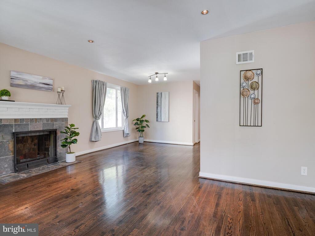 6108 Montrose Road Cheverly, MD 20785 - Photo 5 of 34 Gallery Image 5