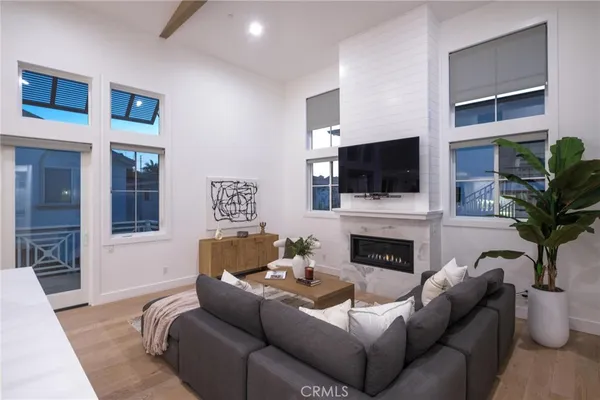 $1,945,000 | 2114 Carnegie Lane, Unit C, Redondo Beach, CA 90278