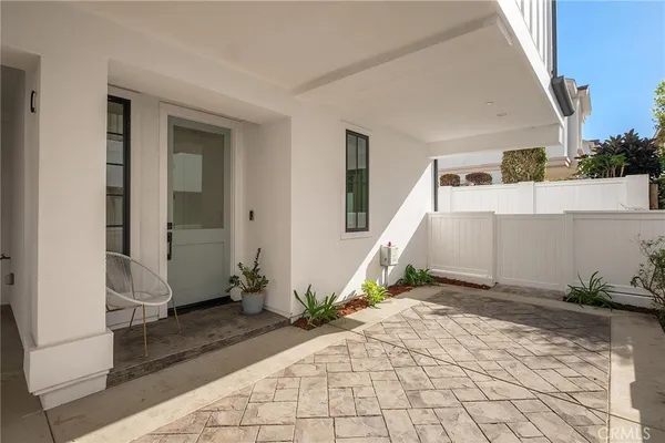 $1,945,000 | 2114 Carnegie Lane, Unit C, Redondo Beach, CA 90278