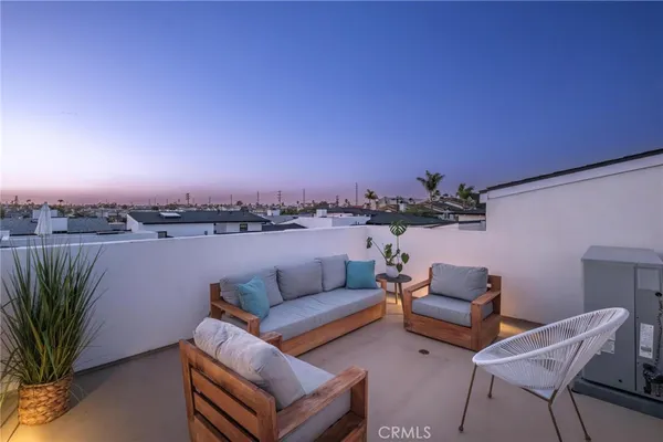 $1,945,000 | 2114 Carnegie Lane, Unit C, Redondo Beach, CA 90278