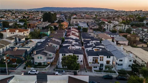 $1,945,000 | 2114 Carnegie Lane, Unit C, Redondo Beach, CA 90278