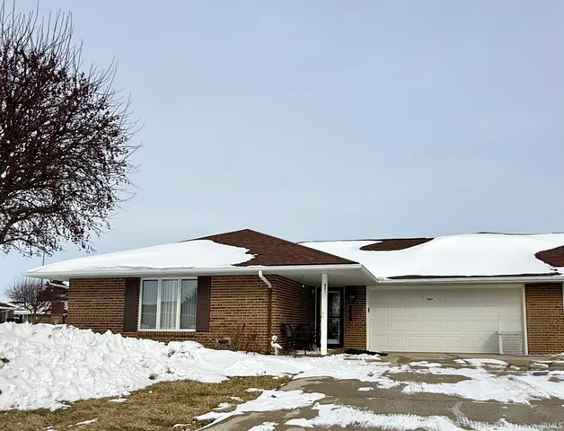 $189,000 | 861 Lakeside Drive, Marion, IN 46953