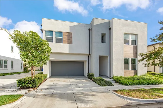 $1,950,000 | 220 Holliston, Lake Forest, CA 92630