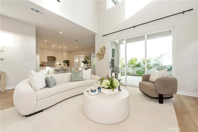 $1,950,000 | 220 Holliston, Lake Forest, CA 92630