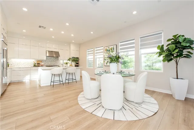 $1,950,000 | 220 Holliston, Lake Forest, CA 92630