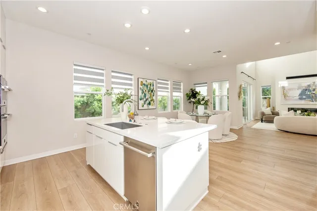 $1,950,000 | 220 Holliston, Lake Forest, CA 92630