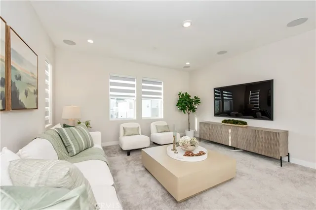 $1,950,000 | 220 Holliston, Lake Forest, CA 92630