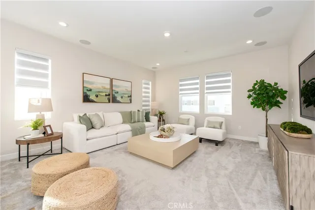 $1,950,000 | 220 Holliston, Lake Forest, CA 92630