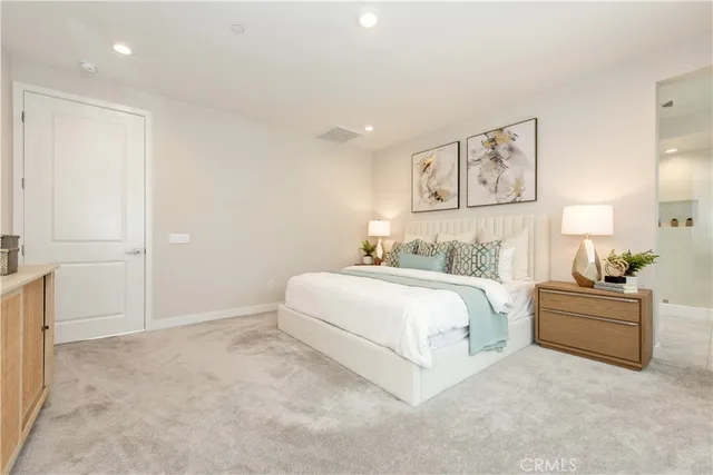 $1,950,000 | 220 Holliston, Lake Forest, CA 92630