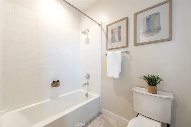 $1,950,000 | 220 Holliston, Lake Forest, CA 92630