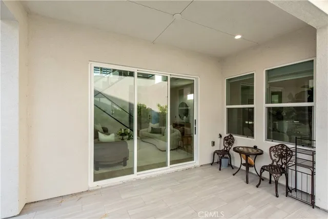 $1,950,000 | 220 Holliston, Lake Forest, CA 92630