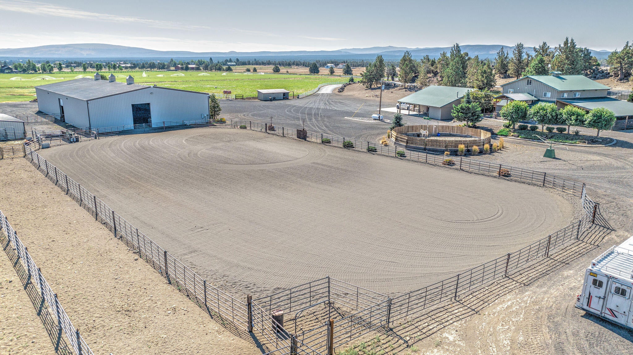 23770 Dodds Road Bend, OR 97701 - Photo 63 of 90 outdoor arena