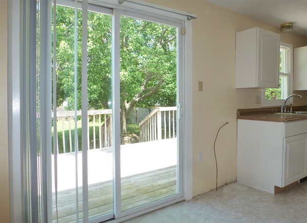 156 Groton Street Springfield, MA 01129 - Photo 3 of 22