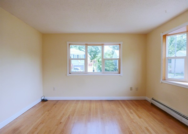 156 Groton Street Springfield, MA 01129 - Photo 7 of 22