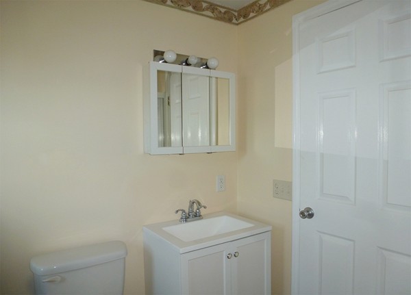 156 Groton Street Springfield, MA 01129 - Photo 9 of 22