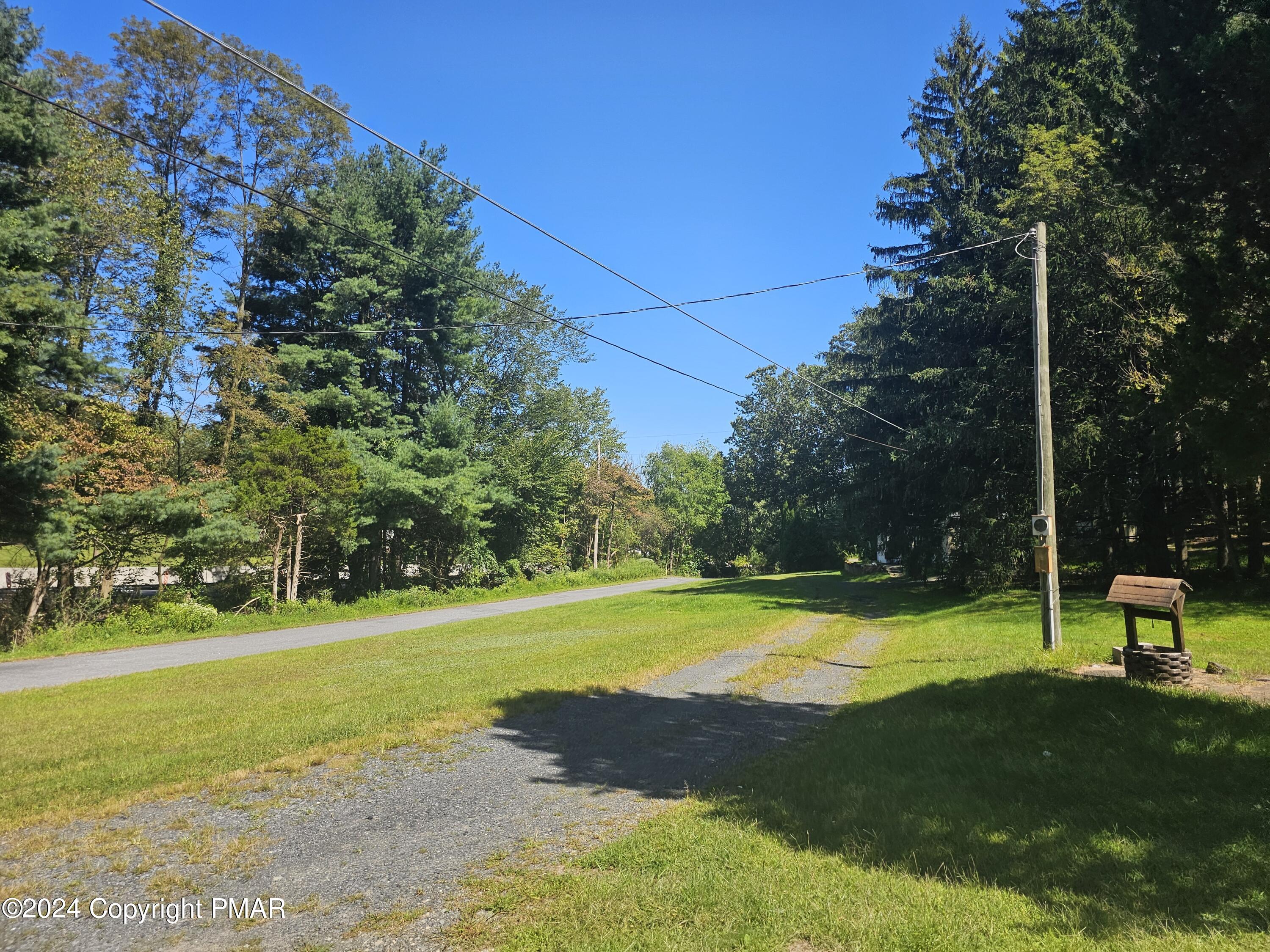 233 Aspen Road Stroudsburg, PA 18360 - Photo 4 of 19 20240905_134535